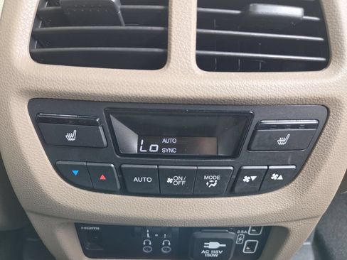 Used 2020 Honda Pilot Touring image 24