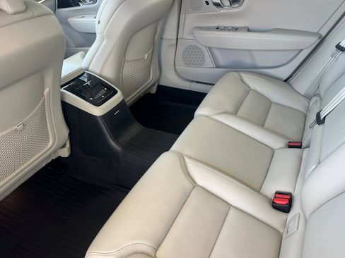 Used 2024 Volvo S90 T8 Ultimate image 13