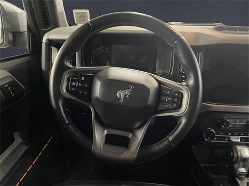 Used 2023 Ford Bronco Badlands image 12