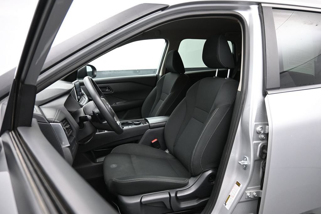 Used 2024 Nissan Rogue S AWD/4WD image 20