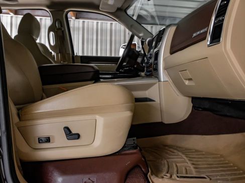 Used 2016 RAM 2500 Laramie image 32