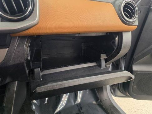 Used 2019 Toyota Tacoma SR5 RWD image 27