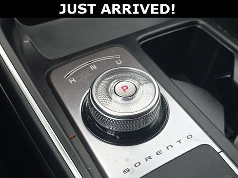 Used 2025 Kia Sorento EX image 17