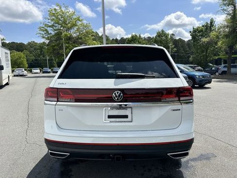 New 2025 Volkswagen Atlas SE image 4