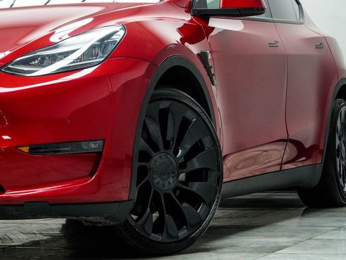 Used 2021 Tesla Model Y Long Range image 3