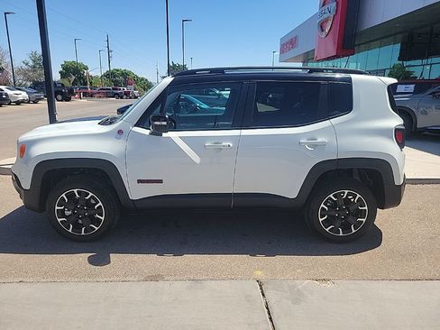 Used 2023 Jeep Renegade Trailhawk AWD/4WD image 4