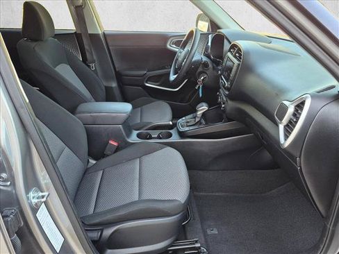 Used 2024 Kia Soul LX w/ Option Group 015 FWD image 19