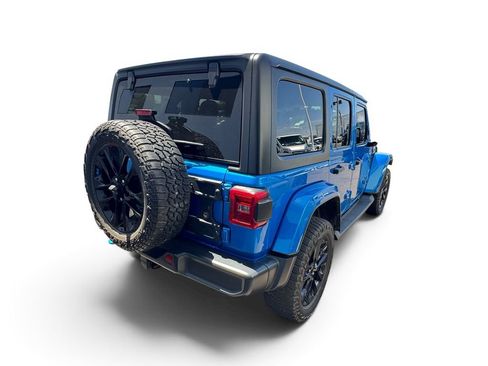 Used 2023 Jeep Wrangler Unlimited Sahara w/ Cold Weather Group AWD/4WD image 21