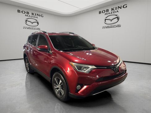 Used 2018 Toyota RAV4 XLE FWD image 7