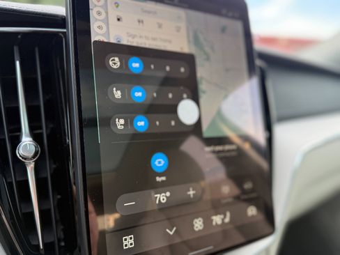 New 2026 Volvo XC60 B5 Ultra w/ Protection Package Premier image 26