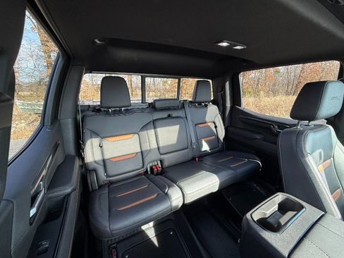 Used 2022 GMC Sierra 1500 AT4 w/ AT4 Premium Package image 30