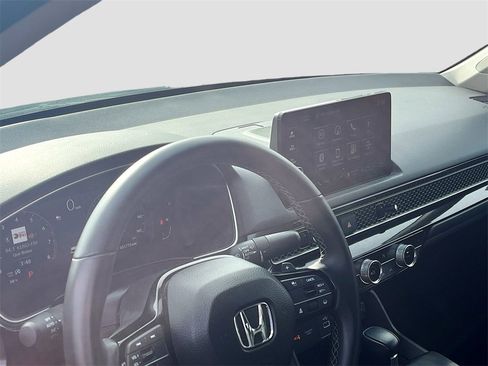 Used 2024 Honda Civic Touring image 9