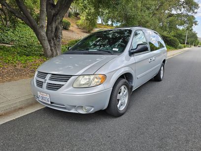 Used 2005 Dodge Grand Caravan SXT w/ Premium Group