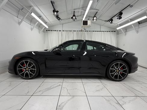 Certified 2024 Porsche Taycan 4S image 2