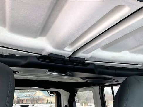 Used 2023 Jeep Wrangler Sahara image 30