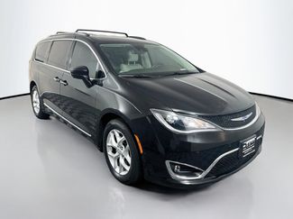 Used 2020 Chrysler Pacifica Touring-L Plus w/ Tire & Wheel Group FWD video 1