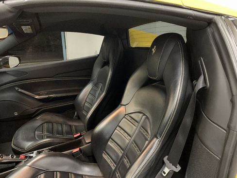 Used 2017 Ferrari 488 Spider RWD image 17