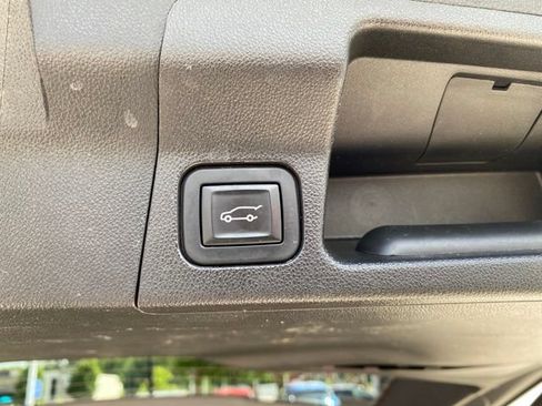 Used 2019 GMC Acadia Denali w/ Technology Package AWD/4WD image 8