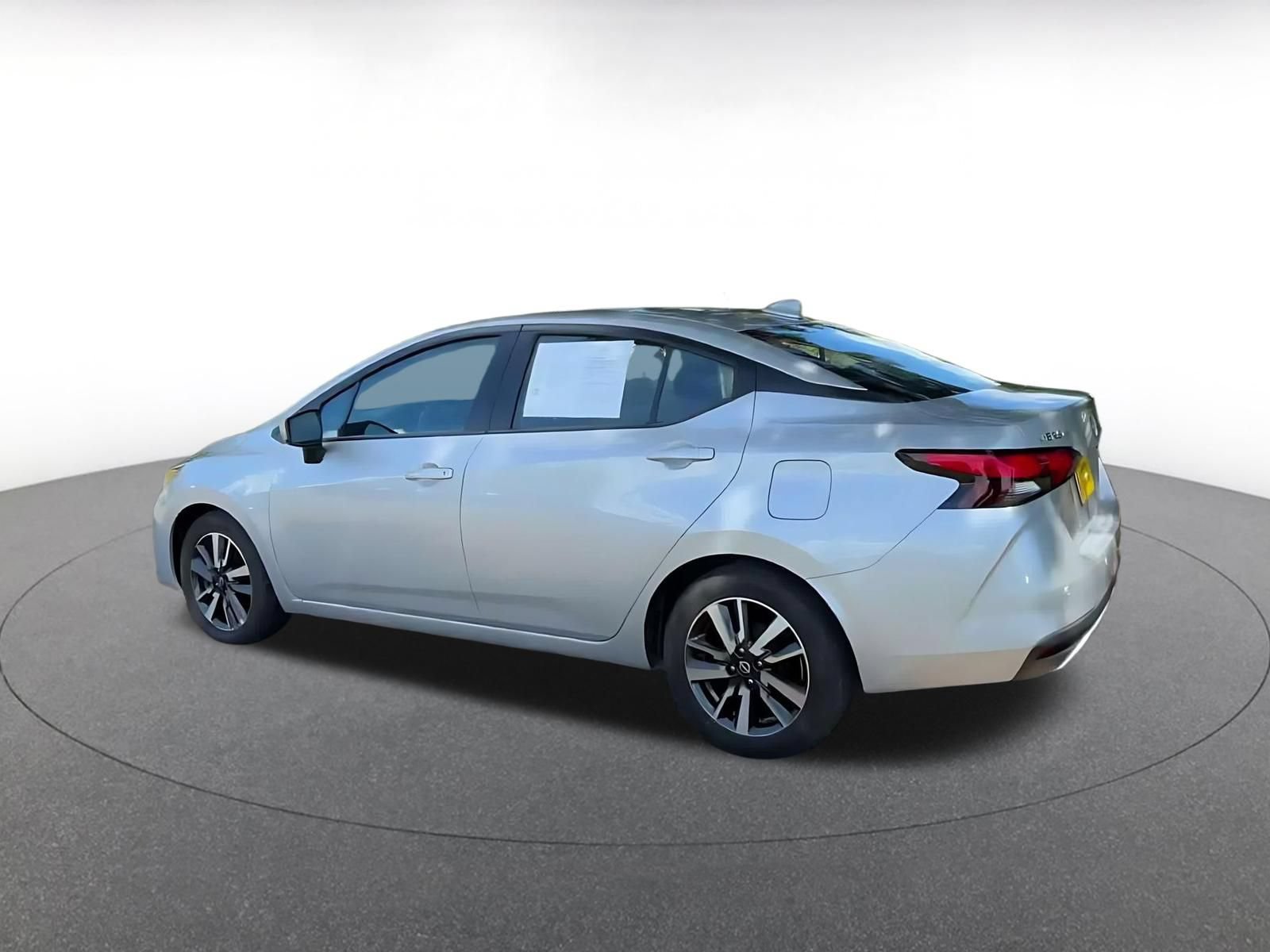 Used 2025 Nissan Versa SV FWD image 9
