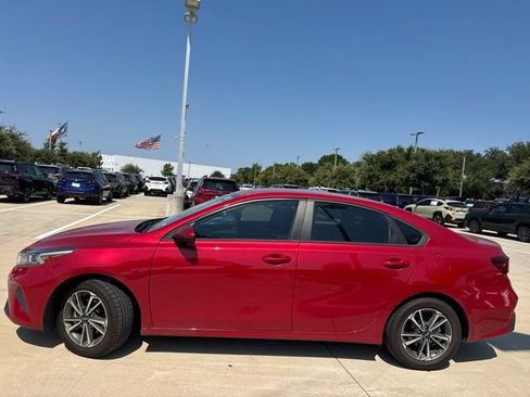 Used 2023 Kia Forte LXS FWD image 5
