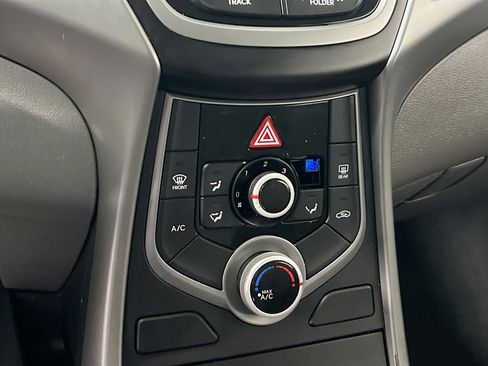 Used 2016 Hyundai Elantra SE image 26