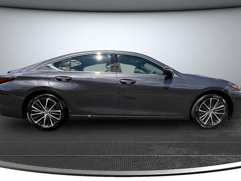 Used 2024 Lexus ES 350 w/ Premium Package FWD image 4