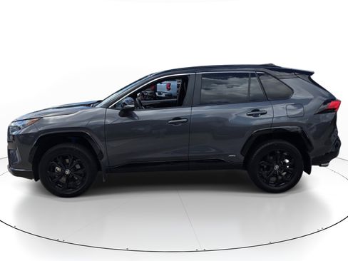 Used 2024 Toyota RAV4 XSE AWD/4WD image 3