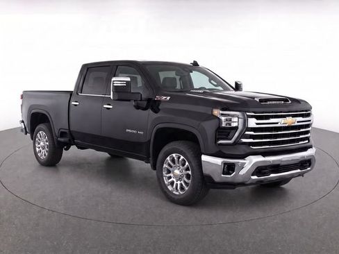 Used 2025 Chevrolet Silverado 2500 LTZ w/ LTZ Plus Package AWD/4WD image 2