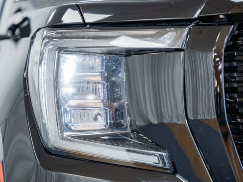 Used 2021 GMC Yukon SLT image 9