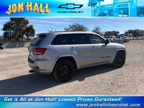 Used 2018 Jeep Grand Cherokee Altitude image 14