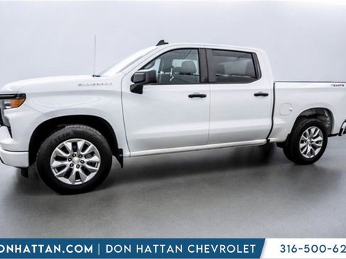 Used 2022 Chevrolet Silverado 1500 Custom image 2