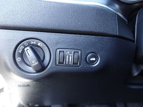 Used 2018 Dodge Charger SXT Plus image 16