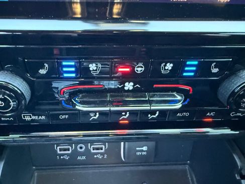 Used 2024 Jeep Grand Cherokee Limited w/ Luxury Tech Group II AWD/4WD image 27