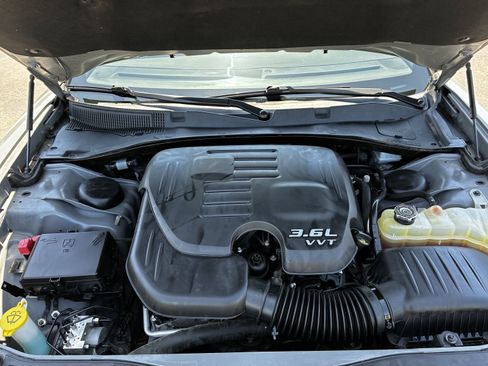 Used 2018 Dodge Charger SXT RWD image 30