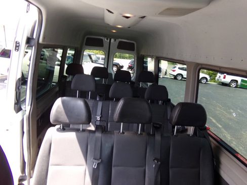 Used 2014 Mercedes-Benz Sprinter 2500 image 28