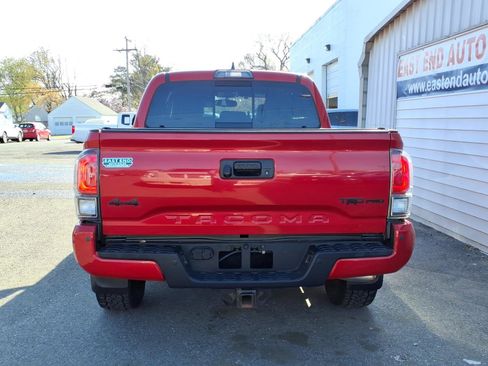 Used 2017 Toyota Tacoma TRD Pro image 4