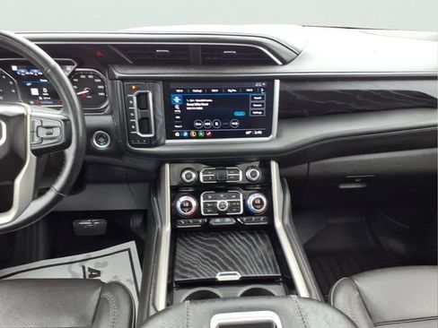 Used 2021 GMC Yukon XL Denali w/ Denali Premium Package AWD/4WD image 13