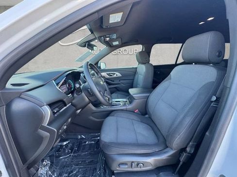 Used 2023 Chevrolet Traverse LT FWD image 19
