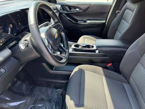 Used 2025 Chevrolet Equinox LT FWD image 30