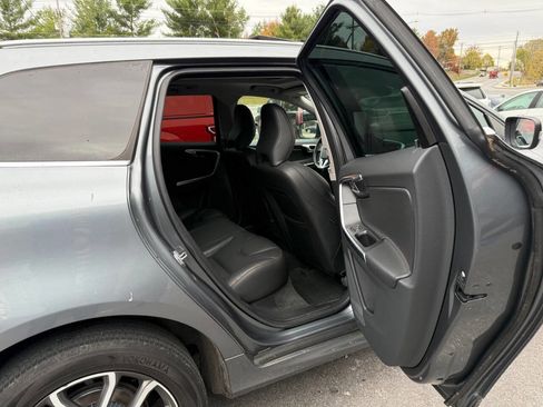 Used 2017 Volvo XC60 T6 Dynamic w/ Climate Package image 12