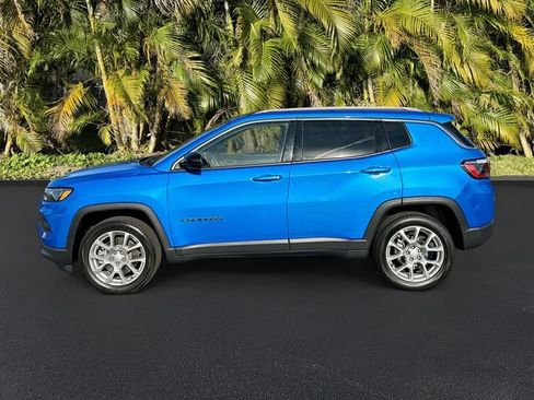 Used 2024 Jeep Compass Latitude image 8