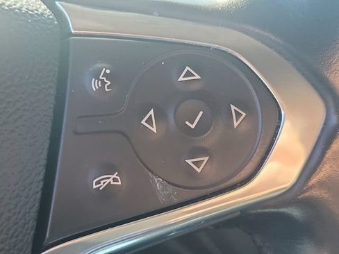 Used 2020 Chevrolet Traverse LT FWD image 15