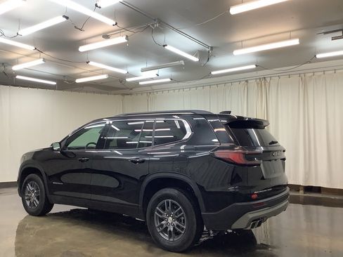 Used 2025 GMC Acadia Elevation image 9