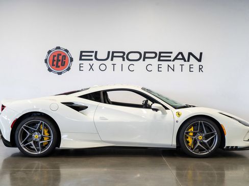 Used 2021 Ferrari F8 Tributo RWD image 21
