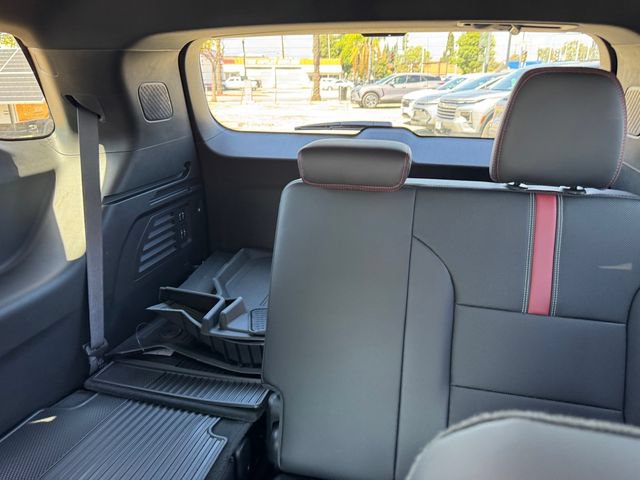 New 2027 Chevrolet Traverse RS w/ LPO, Floor Liner Package FWD image 12