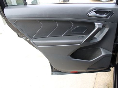 Certified 2023 Volkswagen Tiguan SE image 21