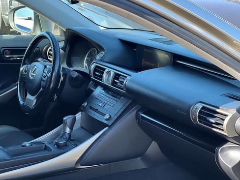 Used 2015 Lexus IS 250 RWD image 18