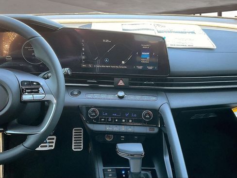 New 2025 Hyundai Elantra SEL image 6