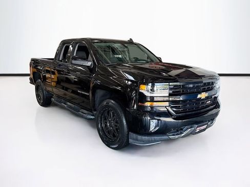Used 2019 Chevrolet Silverado 1500 LT w/ All Star Edition image 3