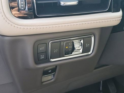 Certified 2023 Lincoln Nautilus Reserve image 14